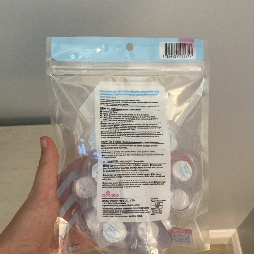 24 count compression face mask - Picture 2 of 2